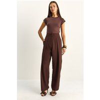 Hochtaillierte Bundfaltenhose mit weitem Bein