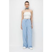 Hochtaillierte Hose mit weitem Bein