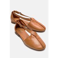 Minimalistische Lederballerinas mit Ausschnitt