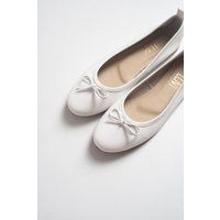 Minimalistische Leder-Ballerinas