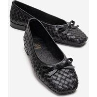 Geflochtene Ballerinas mit eckiger Kappe