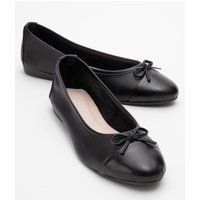 Elegante Lederballerinas mit Kappe