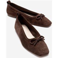 Ballerinas aus Wildleder mit Karree-Spitze