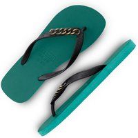 Waldgrüne Flip-Flops mit Kettenverzierung