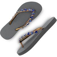 Verzierte Gummisandalen mit Herzsteinen