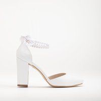 Brautschuhe mit Blockabsatz und Perlen