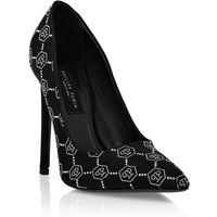 Satin-Pumps mit Monogramm-Nieten