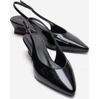 Slingback-Pumps aus Lackleder mit Spitze