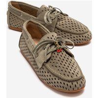 Wildleder-Slipper mit Laserschnitt-Muster