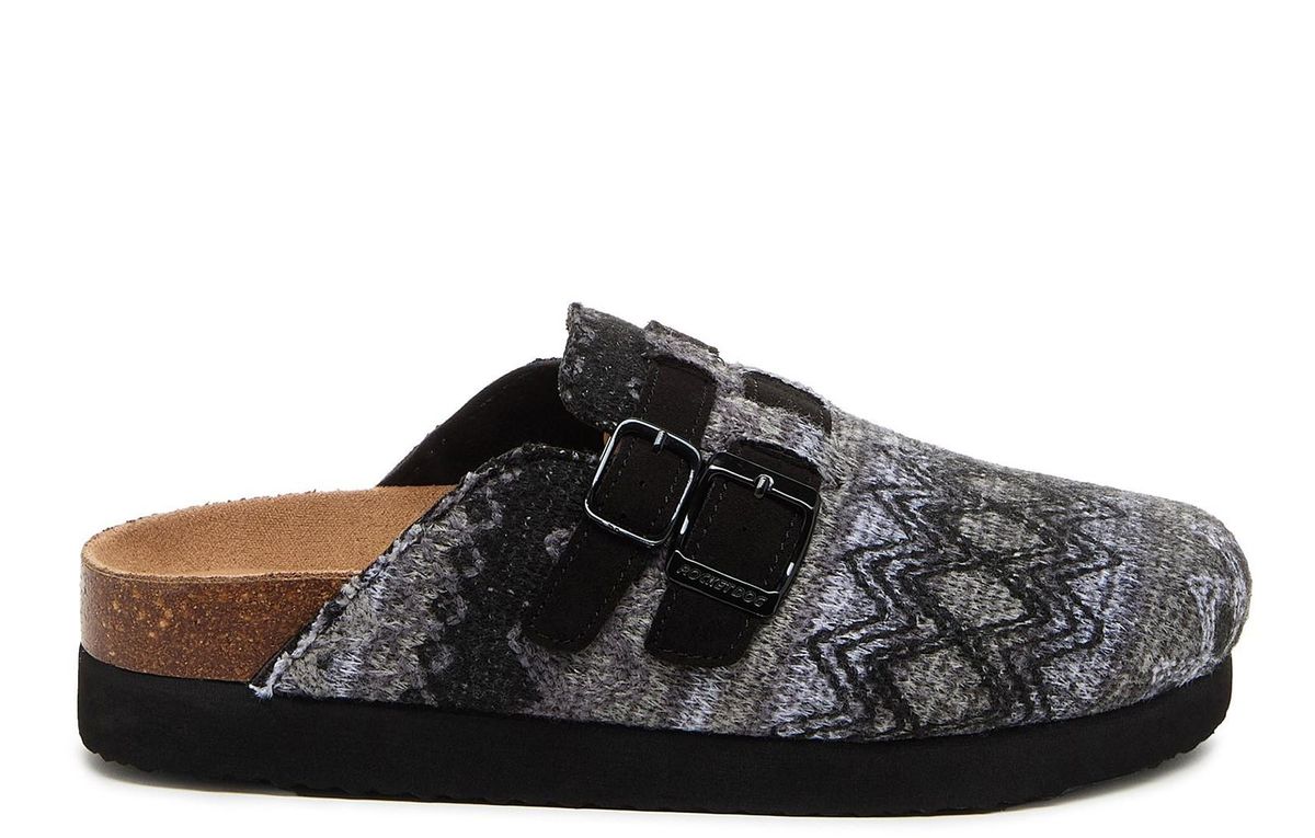 Gemusterte Plateau-Mules mit Schnallen