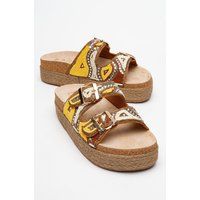 Plateau-Sandalen mit Perlenstickerei