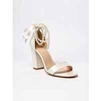 Elegante Blockabsatz-Sandalen mit Perlenriemen