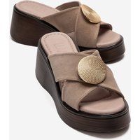 Leder-Plateausandalen mit Kreuzriemen