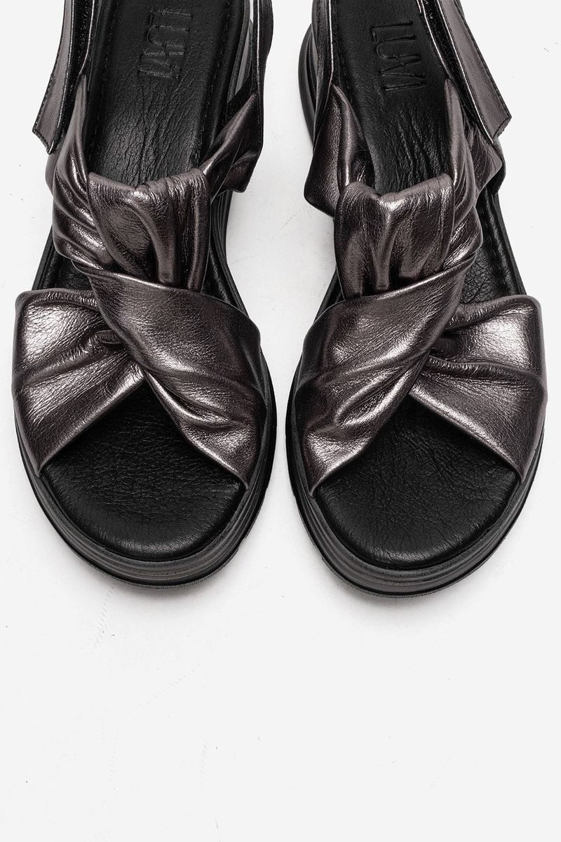 Plateau-Sandalen mit Knotendetail aus Metallic-Leder