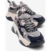 Klobige Plateau-Sneaker mit Strukturmix