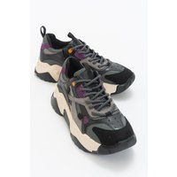 Klobige Plateau-Sneaker mit Materialmix