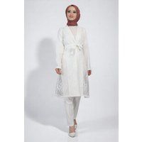 Elegantes Anzug-Set mit Spitzendetails