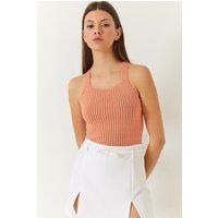 Enges Stricktop mit Gingham-Muster