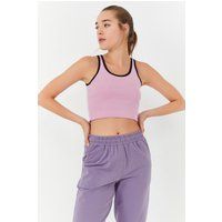 Geripptes Crop-Top mit Kontrastrand