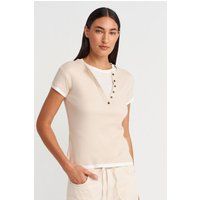 Geripptes T-Shirt im Lagenlook