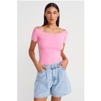 Schmales Jersey-Top mit U-Boot-Ausschnitt
