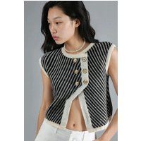 Kurze Strickweste mit Diagonalstreifen
