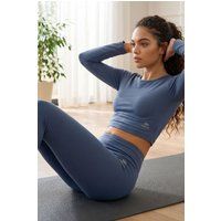 Enganliegendes Sportset mit Crop-Top