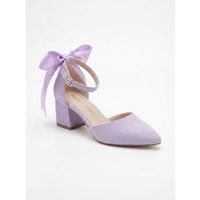 Pumps mit Spitze und Schleife
