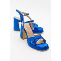 Satin-Plateausandalen mit ausgestelltem Absatz