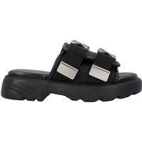 Plateau-Sandalen mit markanten Schnallen