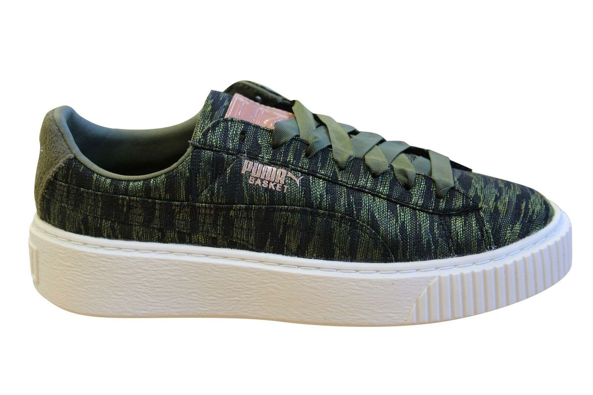 Plateau-Sneaker mit Struktur-Oberfläche