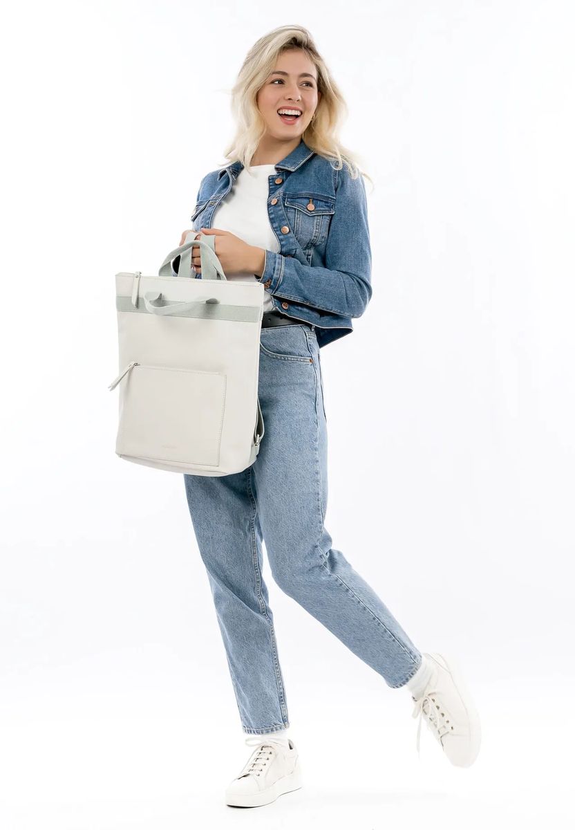 Minimalistischer rechteckiger Daypack mit Reißverschluss