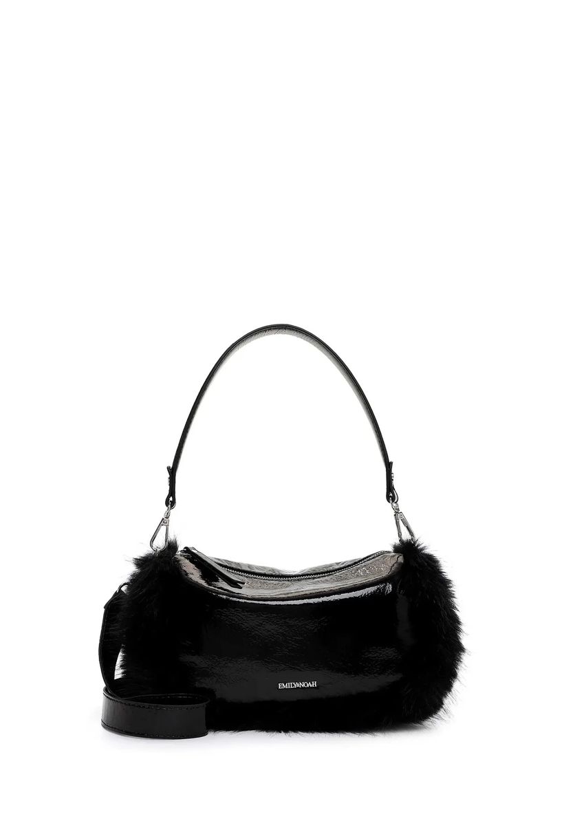 Glänzende Schultertasche mit Pelzbesatz