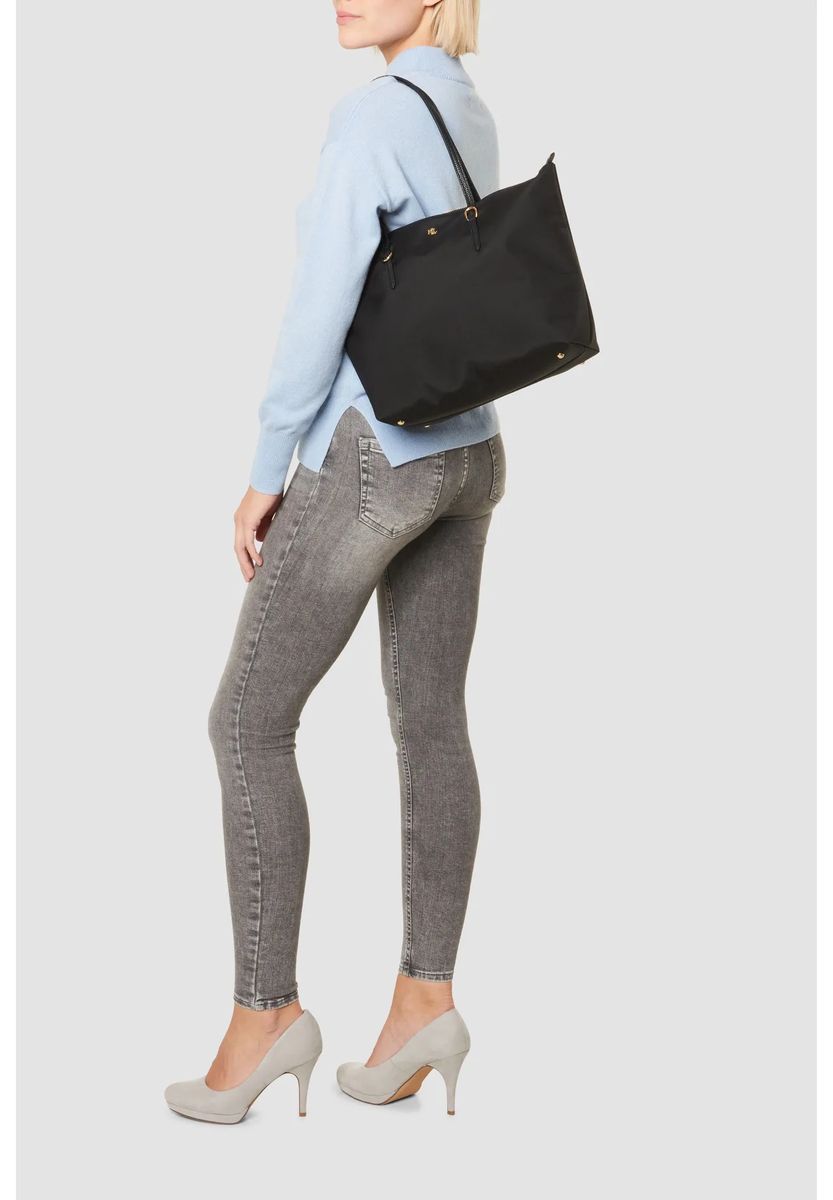 Essentielle Tote mit Emblem-Details