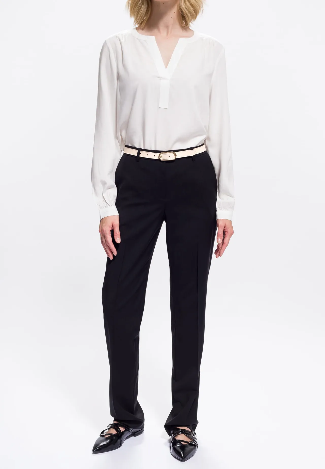Eleganter Ledergürtel mit ovaler Schnalle