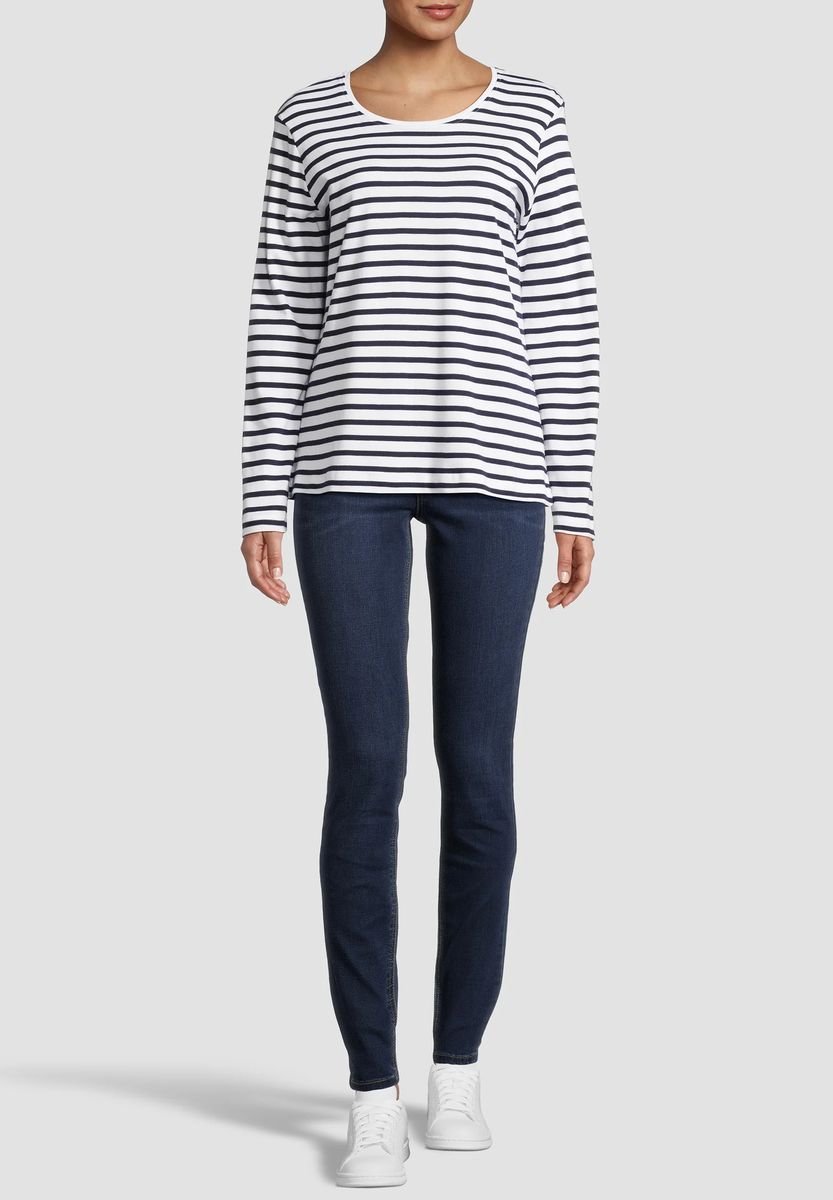 Klassisches maritimes gestreiftes Langarmshirt