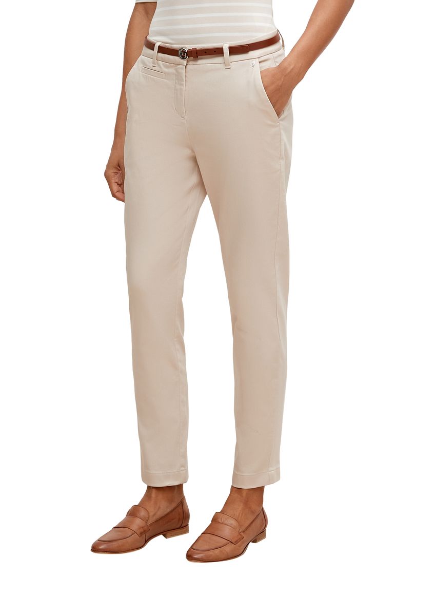 Slim Fit Chino mit Gürtel