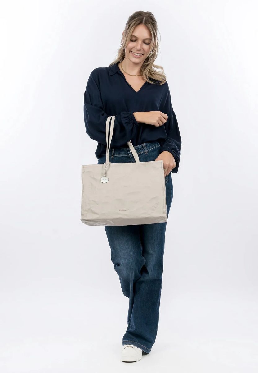 Strukturierter Shopper mit Anhänger