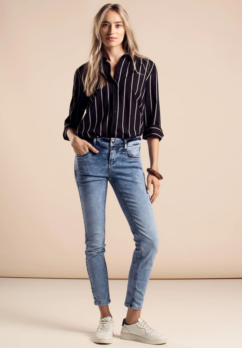 Schmal geschnittene Jeans in 7/8-Länge