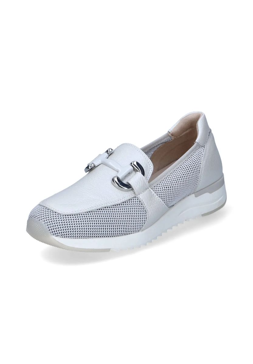Slipper mit Mesh-Einsätzen und Kettenverzierung