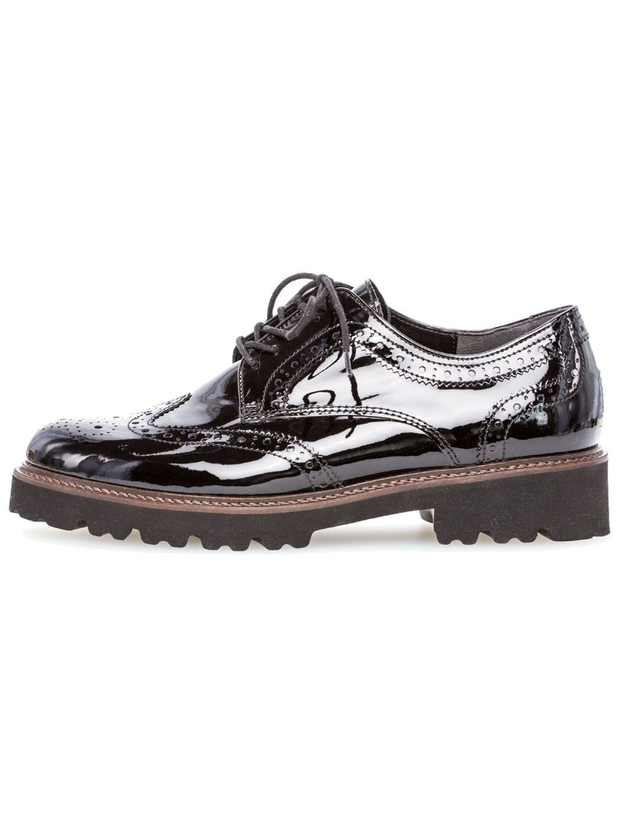 Lack-Brogues mit grober Profilsohle