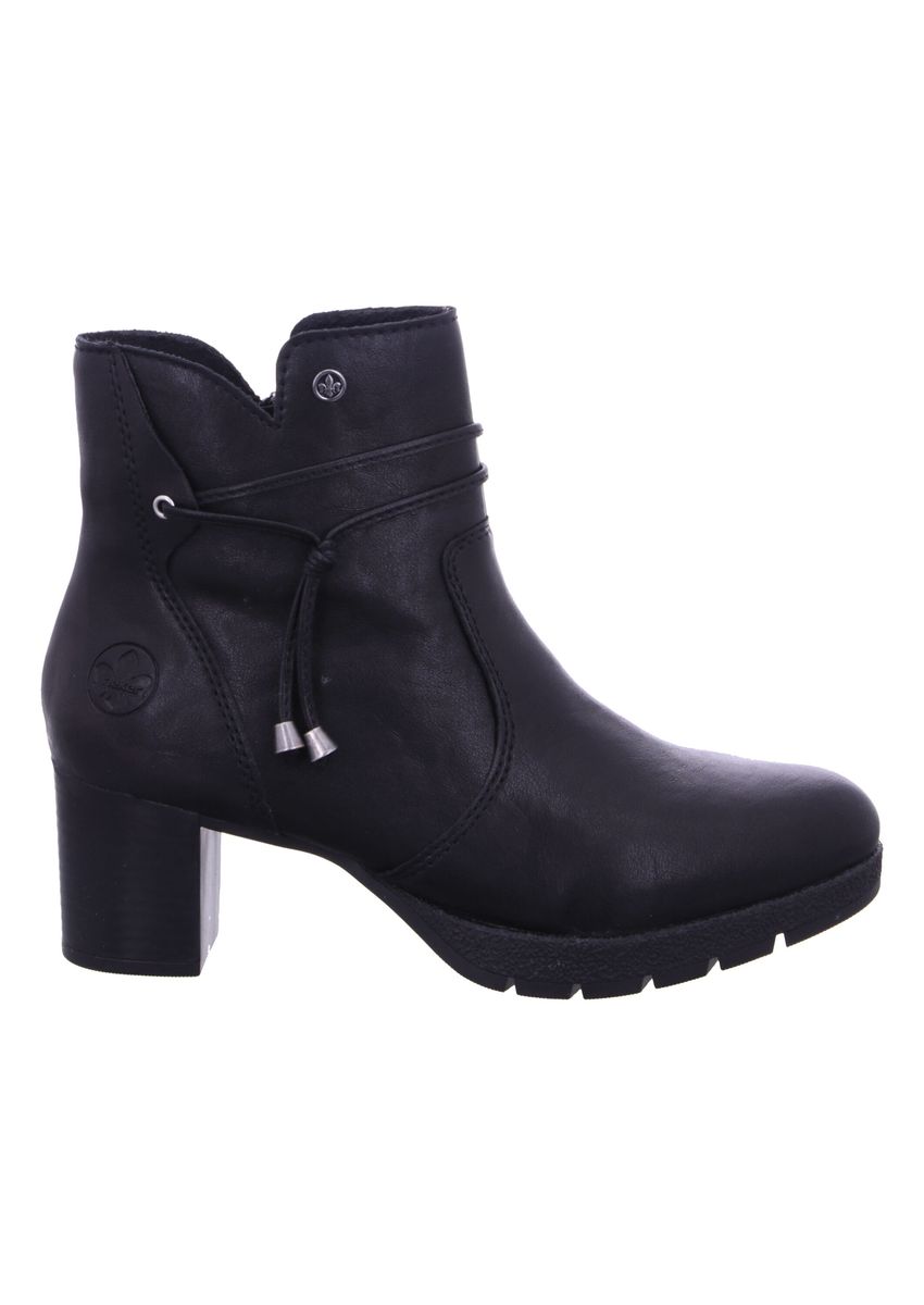 Stiefeletten mit Blockabsatz und Riemen