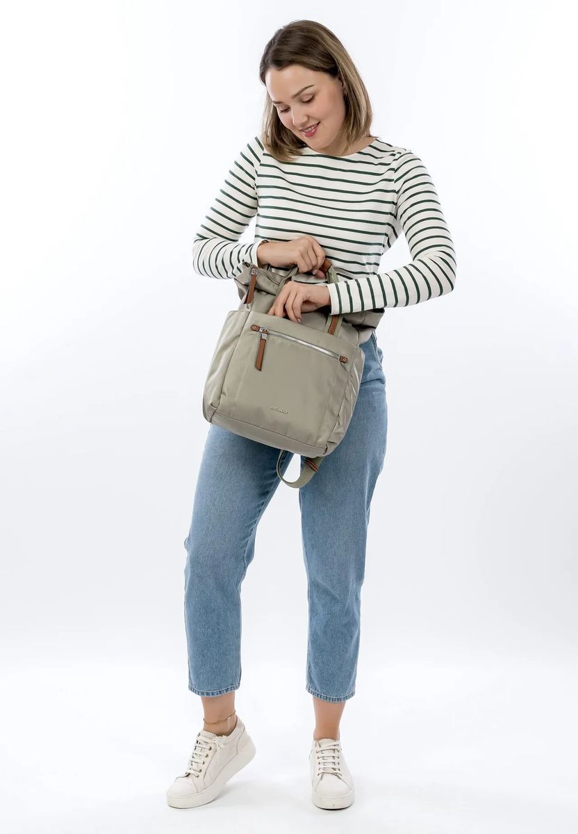 Vielseitiger Roll-Top-Rucksack mit Tragegriffen