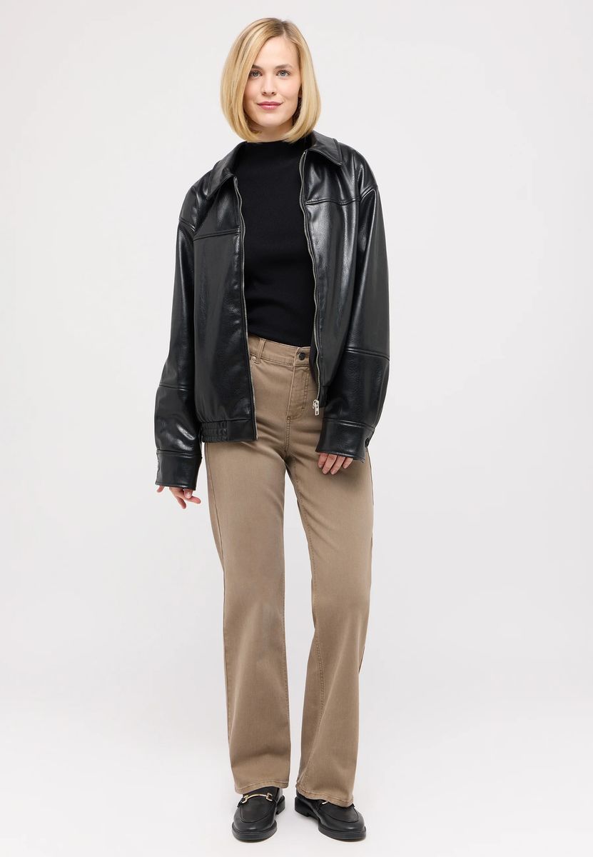 Klassische Bootcut-Jeans mit hoher Taille