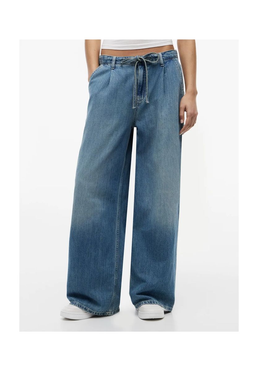 Weite Falten-Jeans mit Tunnelzug