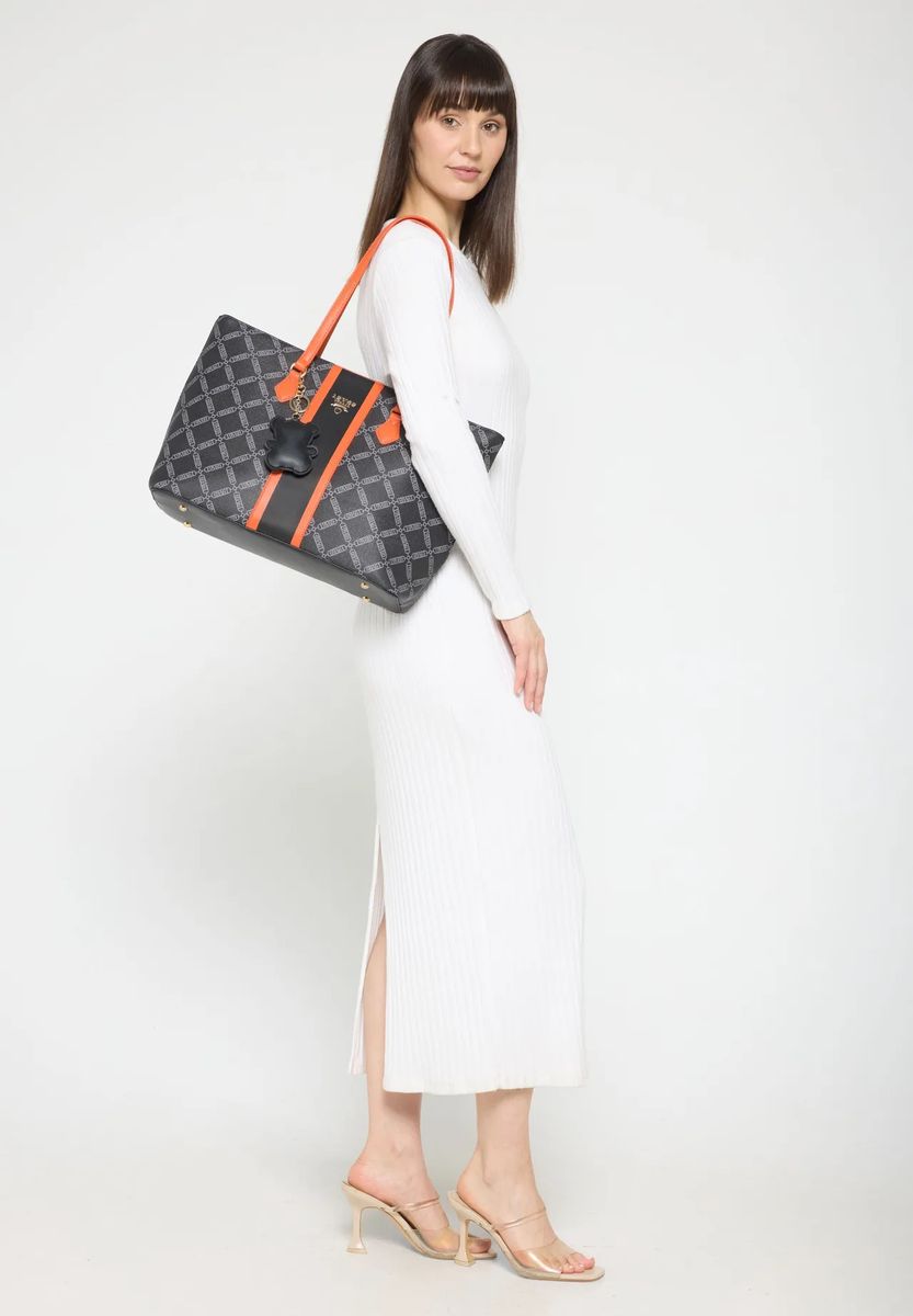 Shopper mit geometrischem Muster und Anhänger