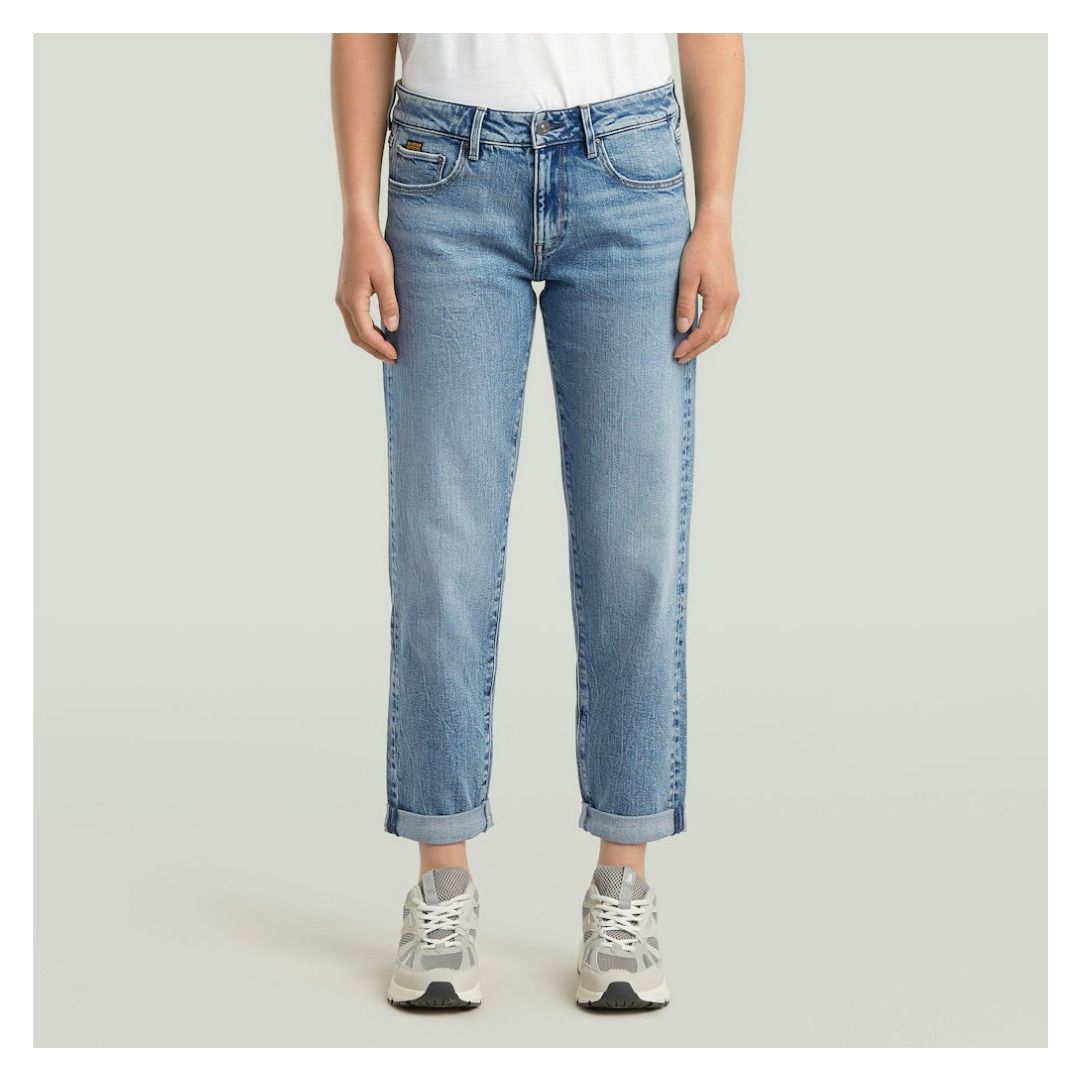 Lässige Boyfriend-Jeans mit Umschlag