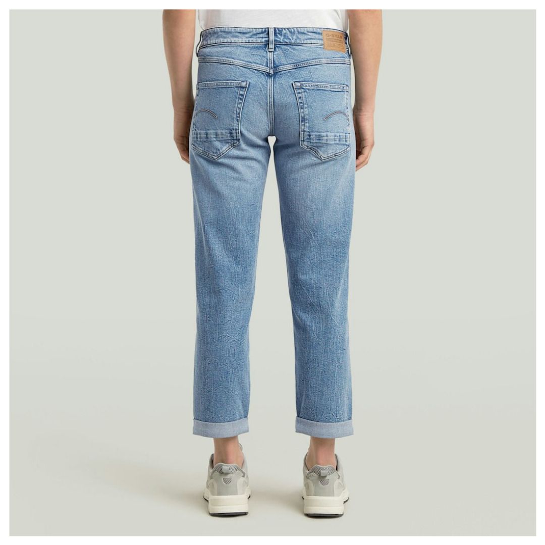 Lässige Boyfriend-Jeans mit Umschlag