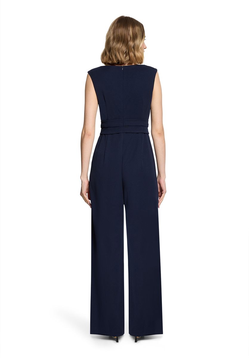 Eleganter ärmelloser Jumpsuit mit weitem Bein