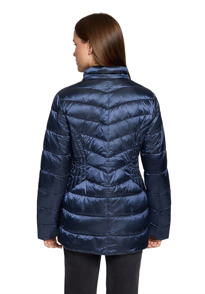 Gesteppte Outdoorjacke mit Kapuze